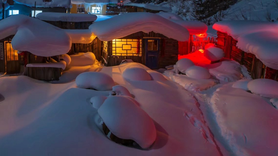 《雪乡》侯庆斌摄.jpg