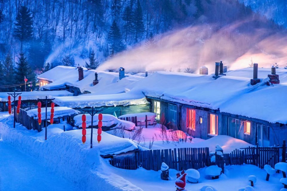 《雪乡炊烟》赵敏摄.jpg