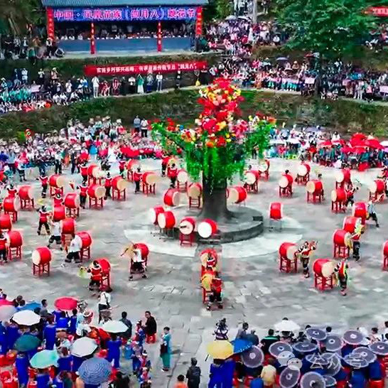 苗族跳花节摄影团